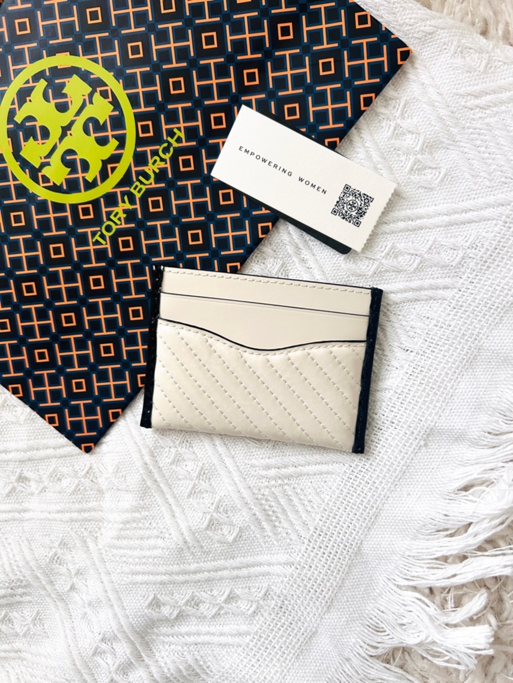 NWT🦢Tory Burch Quilt Slim Card Case/ Holder Light Cream 170170 Gift - Picture 2 of 5